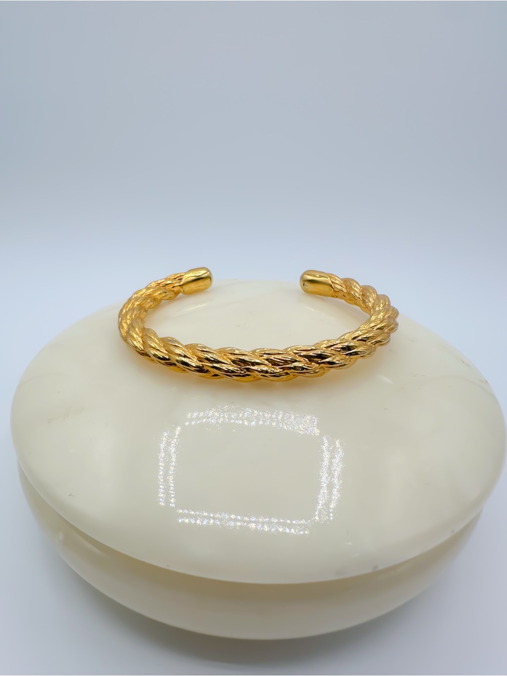 Golden Twisted Rope Cuff Bracelet - Elegant Women’s Jewelry